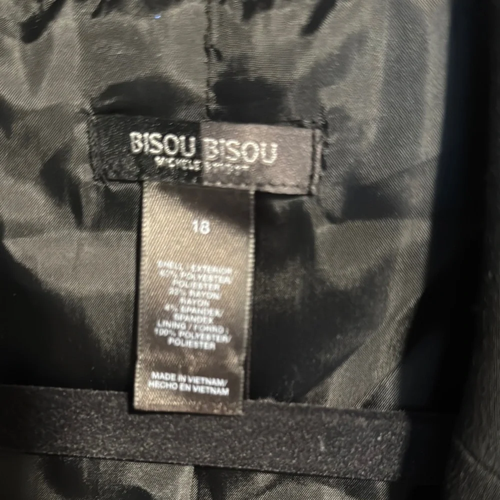 Bisou Bisou Black Trench Coat - Picture 2 of 3